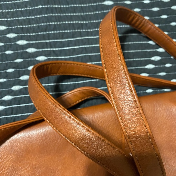 Multifunctional Crossbody - Picture 9 of 10